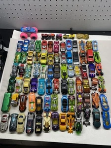 Hot Wheels Lot 90’s-2000’s 84 Vehicles - Picture 1 of 7