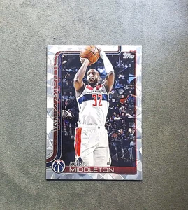 2025-26 Topps Basketball - Diamante #100 Khris Middleton - Picture 1 of 2