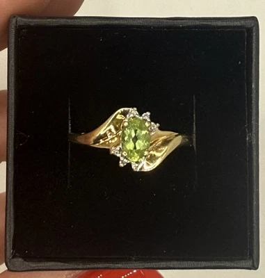 Vintage 10K Gold Bypass Peridot and Diamond Ring Size 6.75 and 1.8g - Image 1 of 4