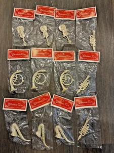 Vintage VERSIEGELT Posten 12 WEIHNACHTEN Verkleidung Instrument PLEKTREN Ornamente Trompete Violine - Bild 1 von 1