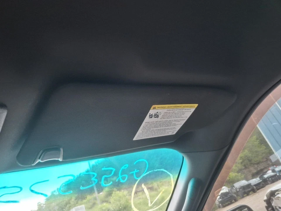 2011 Ford Explorer Passenger Right Sun Visor w/Illumination - Used 3529044 - Изображение 1 из 1