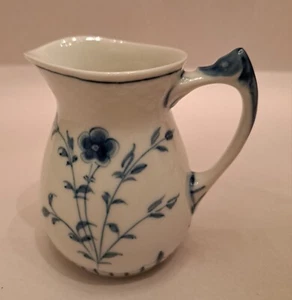 Vintage - Bing & Grondahl "Butterfly" Creamer 3 1/2" - 8 oz #85B - Picture 1 of 17