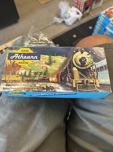 Athearn Trains in Miniatur 1572 40 FT S/D Panzer Phillips 66  - Bild 1 von 9