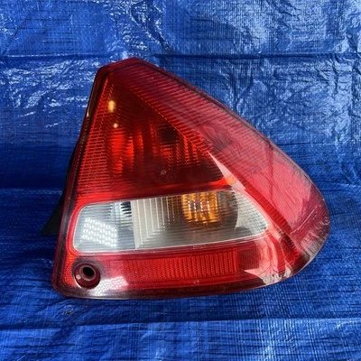 Luz trasera Honda Insight 2000 OEM 2000-2006 lado derecho del pasajero Foto 1 de 3
