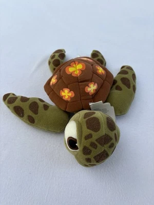 Peluche Disney Pixar Buscando a Nemo Squirt 9" Peluche Bebé Tortuga Marina Foto 1 de 4