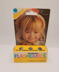 Sylvania Blue Dot Flash Cubes  Vintage 3 Pk Camera Flash  - Picture 1 of 9