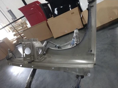 Guardabarros delantero izquierdo usado se adapta a: Chevrolet Hhr 2008 delantero izquierdo grado A Foto 1 de 4