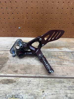 Juego trasero izquierdo y soporte 2006-2007 OEM SUZUKI GSXR-600-750 Foto 1 de 4