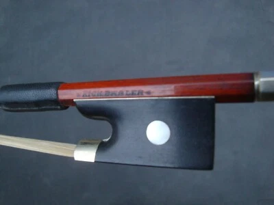 Geigenbogen * RICH. BÄSSLER * (Schüler von H.R. PFRETZSCHNER!) ! RAR - Bild 1 von 4