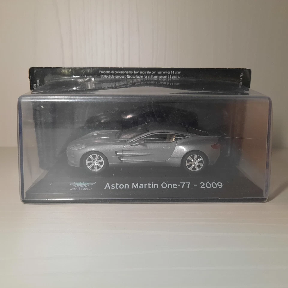 Modellino Statico Aston Martin One-77 2009 Magazine Model Auto Grigio Scala 1:43 - Immagine 1 di 1