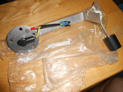 Unidad de envío de combustible Polaris 1999 2000 Standard Cruiser Spl Edition 4110231 NOS fabricante original Foto 1 de 3