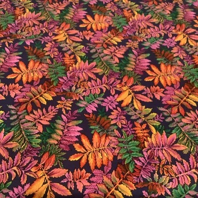 Diseño de tela de algodón con hoja Pheasant Hill de Hoffman azul marino por POR Y Foto 1 de 4