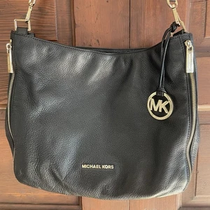 Michael Kors Essex Bolso de Mano Hobo Cuero Guijarro Negro Acentos Dorados - Imagen 1 de 9