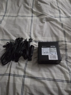 Corsair RM750e 750W ATX Power Supply - Image 1 of 3