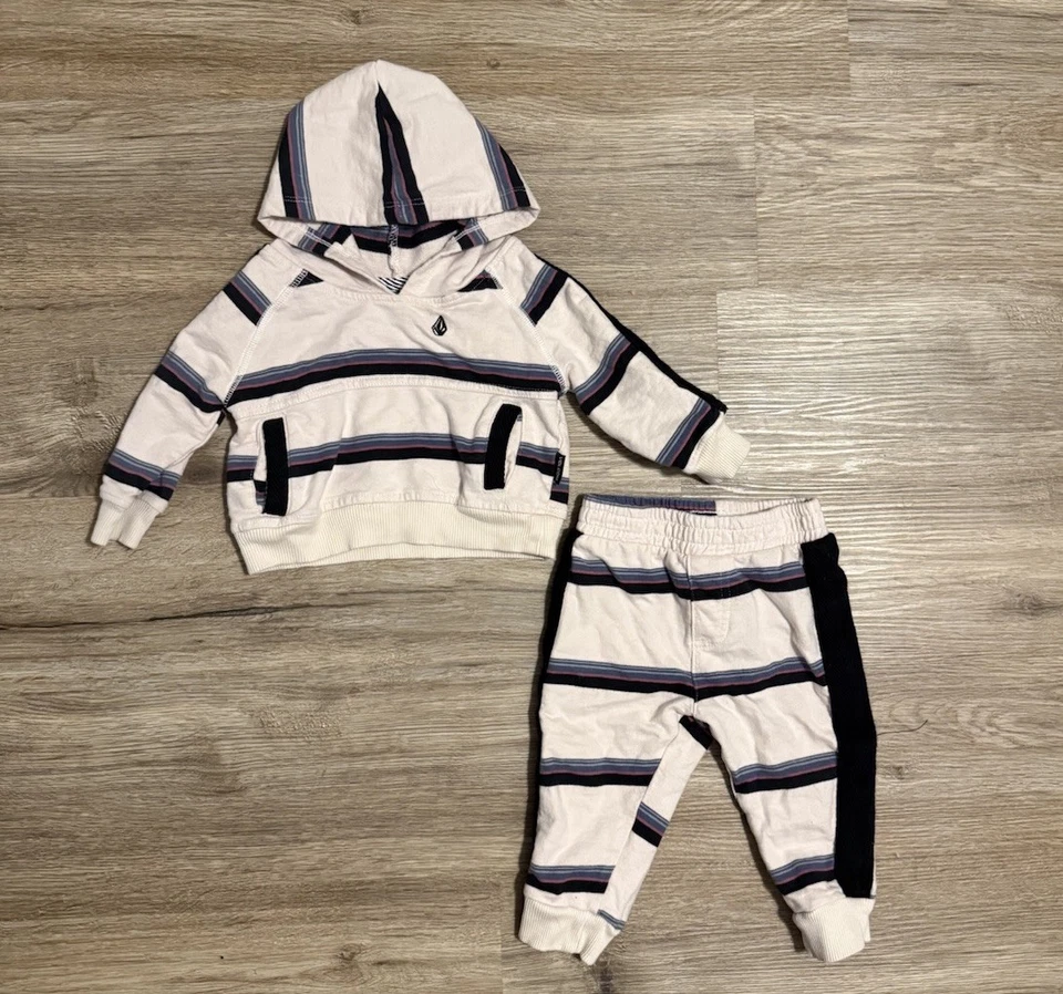 Roupa listrada Volcom duas peças tamanho 12 meses - Imagem 1 de 4