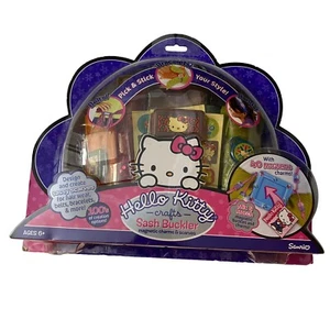 Hello Kitty Sanrio SCHÄRPE BUCKLER BASTELSET Y2K Stirnbänder Armbänder Gürtel Charms - Bild 1 von 8