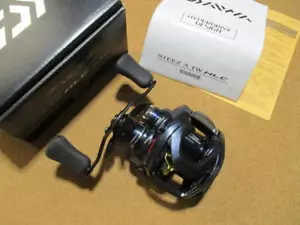 Daiwa Reel Baitcasting Reel 21 STEEZ A TW HLC 8.1R Right Handed Gear Ratio 8.1 - Picture 1 of 19
