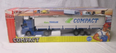 Joal compacto Volvo FH16 Globetrotter XL con remolque cubierto de 3 ejes #334 1/50 Foto 1 de 4