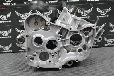 Honda CR125R 1999 99-02 OEM MOTOR DERECHO CÁRTER CÁRTER CÁRTER BLOQUE ¡COMO NUEVO! Foto 1 de 4