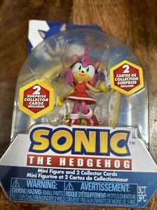 SEGA Sonic the Hedgehog Amy figure - New, Mini Figure And 2 Collector Cards - Picture 1 of 3