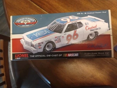 Tractor Cardinal 1978 Ford Torino Dale Earnhardt #96. 1 de 6 096 C961821C4DE Foto 1 de 4
