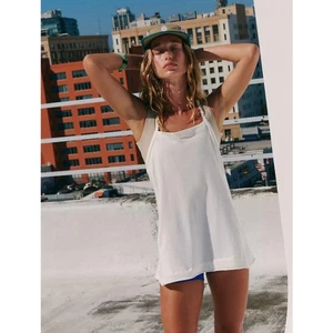 NUEVO CON ETIQUETAS FREE PEOPLE MOVEMENT Tanque Cuadrado Blanco Mediano - Imagen 1 de 5