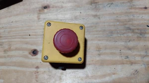 New Pepperl & Fuchs VAA-2E1A-F85A-S-V1 192437 Emergency Stop Button - Picture 1 of 7