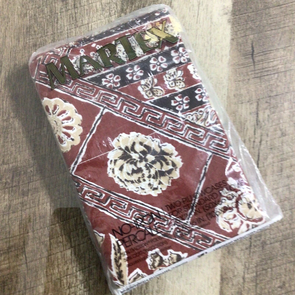 Vintage Martex Floral No Iron Percale Pair of Standard Pillowcases - Image 1 of 4