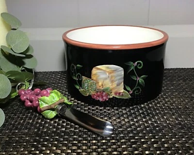 Plato para servir internacional certificado con diseño de servidor, queso y uva Foto 1 de 3