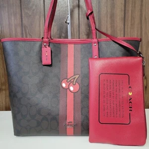 Coach Signature Canvas City Pac Man Cherries Reversible Tote Bag Limited Edition - Bild 1 von 12