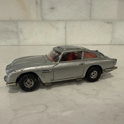 Corgi James Bond 007 Aston Martin DB5 Vintage GT Britain working parts - Image 1 of 4