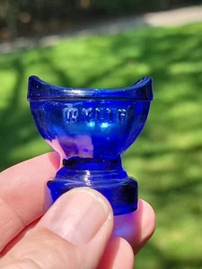 Vintage Wyeth Embossed Cobalt Blue Glass Eye Wash Cup - Picture 1 of 8