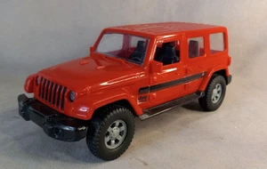 1/18 Scale Jeep Wrangler JL Sahara Unlimited Plastic Toy Model (10") New-Ray Red - Picture 1 of 9