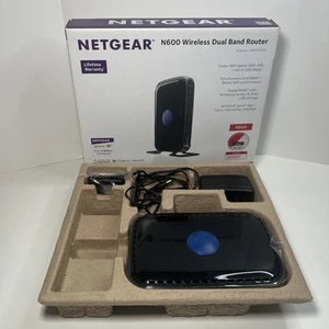 NETGEAR N600 4 Port Wireless Dual Band Router - WNDR3400 + Ethernet Cord - Picture 1 of 6