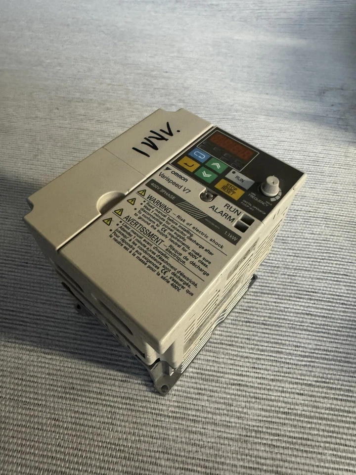 omron  CIMR-V7AZ40P7 Inverter Frequenzumrichter - Bild 1 von 3