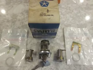 NOS MOPAR IGNITION & DOOR LOCK SET 3670672 ABC BODY 1972-1980 2 PENTASTAR KEYS! - Picture 1 of 4