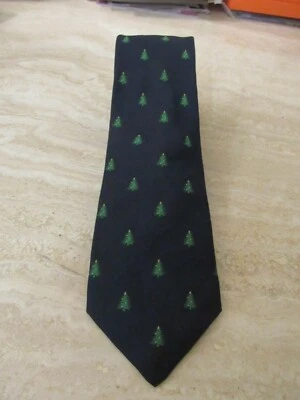 Corbata Bancroft New York - AZUL MARINO con ÁRBOLES DE NAVIDAD - ¡LISTA PARA VACACIONES!!   Foto 1 de 4