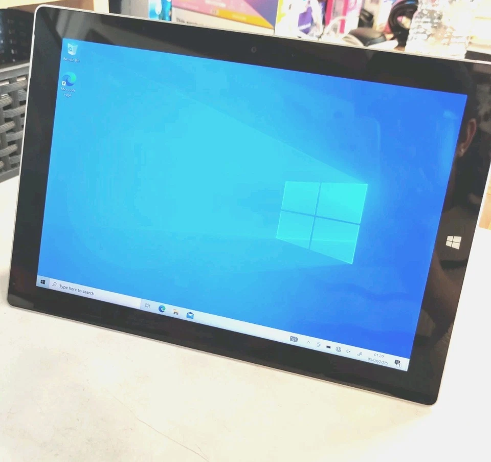 ✅Microsoft Surface 3  1645 x7-Z8700 64GB 2GB RAM eMMC Windows 10 Keyboard #323H✅ - Image 1 of 4