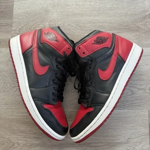 Größe 10 - Air Jordan 1 Retro OG 2013 High Bred Red Black White (555088-023) - Bild 1 von 13