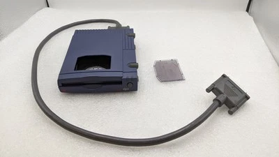 Unidad externa Iomega Zip Z100S puerto paralelo Zip Z100S con adaptador y tapa SIN AIRE ACONDICIONADO Foto 1 de 4