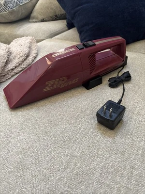 Aspiradora de mano inalámbrica Oreck XL modelo ZIPV-437 con cargador U090010D Foto 1 de 4