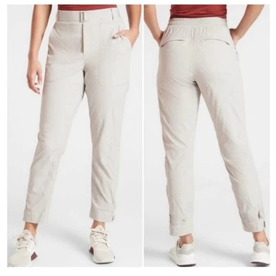 Pantalones ligeros con cinturón Athleta Trekkie 6 grises Foto 1 de 4