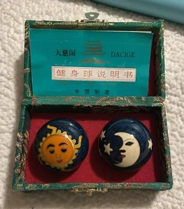 Iron Ball Health Set Moon 🌙 Sun 🌞Musical Baoding Balls Stress - Picture 1 of 8