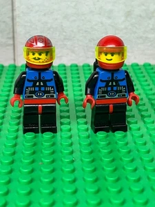 2 LEGO Classic Space Spyrius Minifigures Chief - Picture 1 of 2