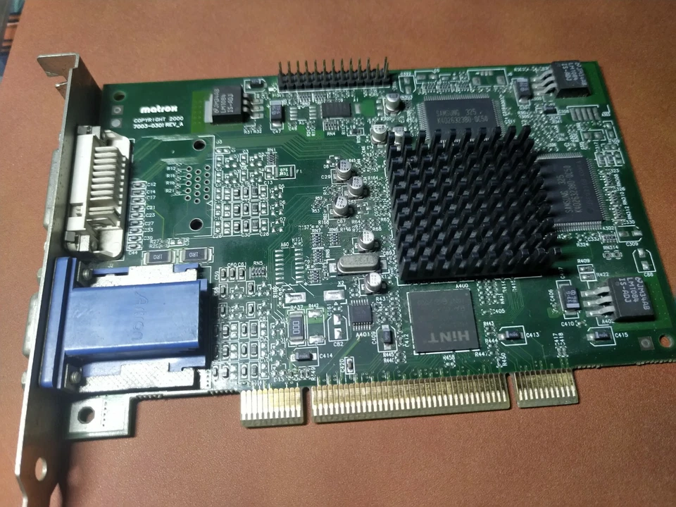 Matrox MGA G450 (G45FMDVP32DSF) 32 MB DDR SDRAM PCI Graphics adapter - Image 1 of 1