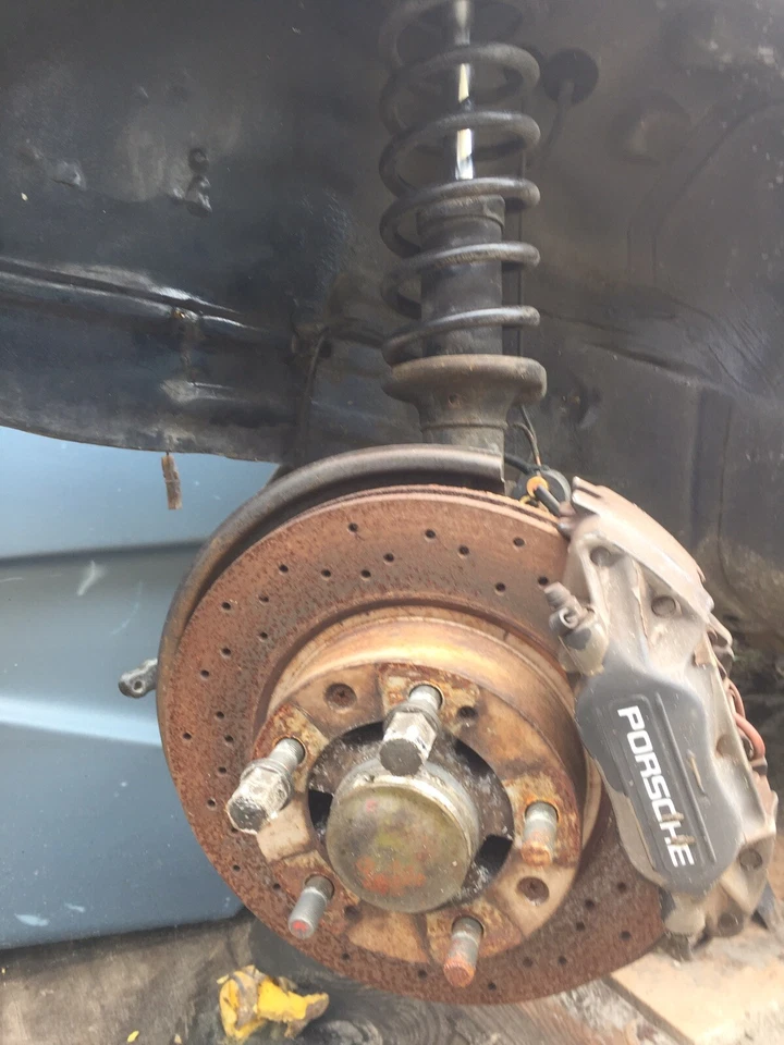 Porsche 968  Front  suspension Right or left   Brembo Brakes Porsche 944 924 - Image 1 of 4