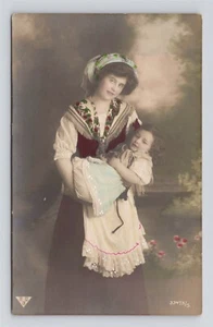 Postal con foto real coloreada madre hija bellamente vestida RPPC - Imagen 1 de 2