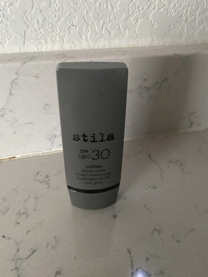 Stila spf30 oil free sheer color tinted moisturizer light 03 - NIB  - Image 1 of 1