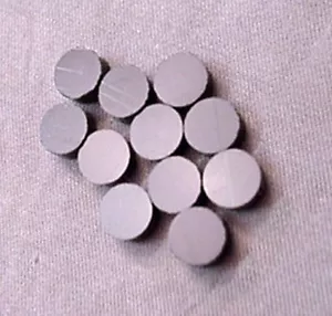 SET 11 INTARSI A PUNTI NERI PER TASTIERA CHITARRA 6mm - Foto 1 di 3