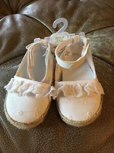 Baby Sandals with Bow, White eyelet , 9-12M